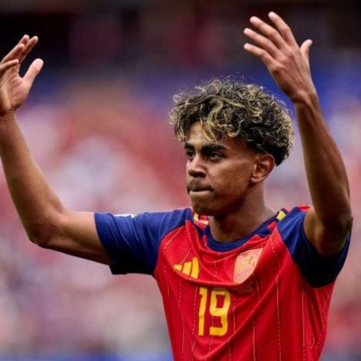 Yamal exalta Mbappé, mas reivindica Bola de Ouro: "Por tudo que ganhei"