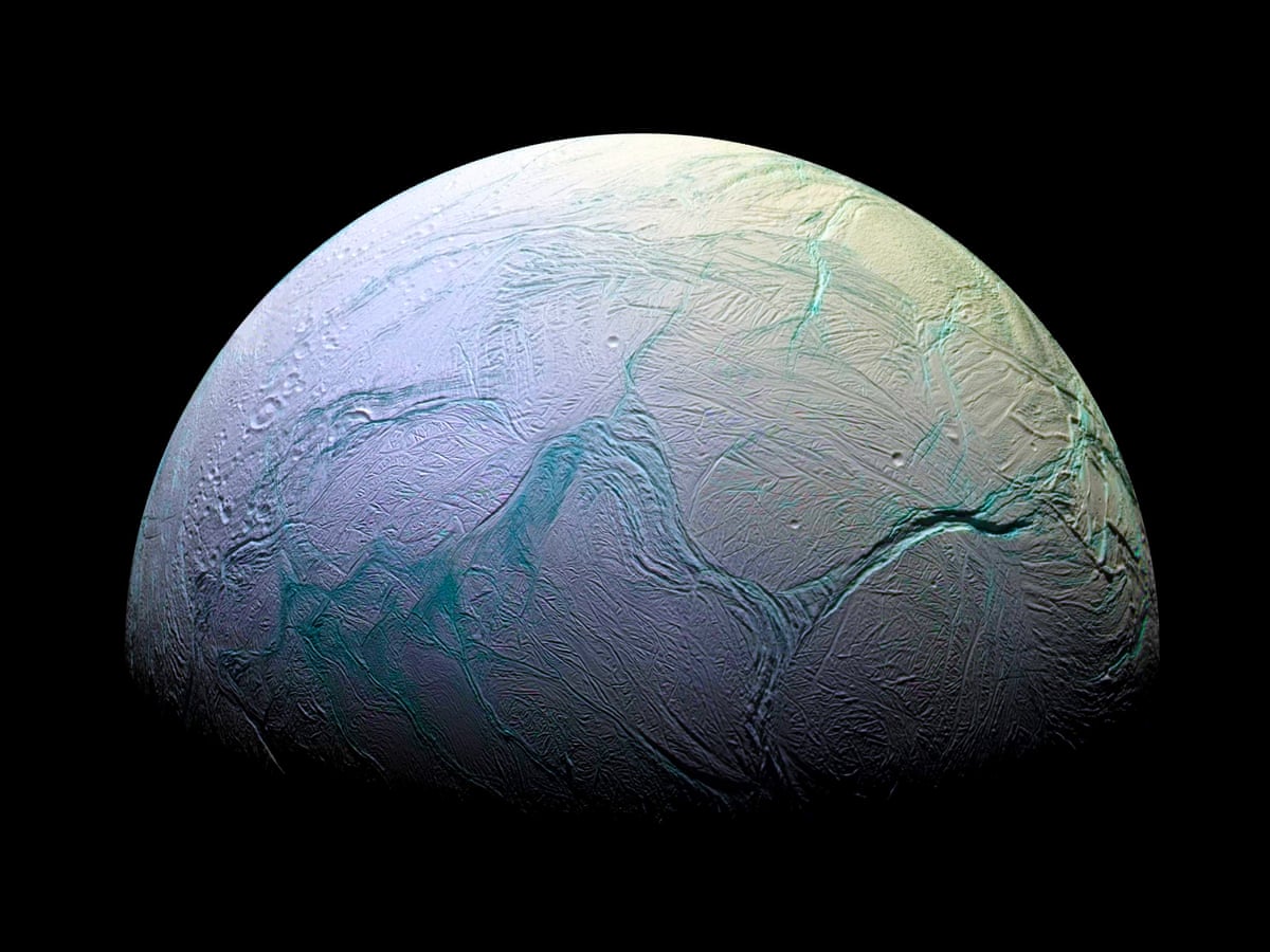 Micróbios da Terra sobrevivem em condições simuladas do oceano da lua de Saturno