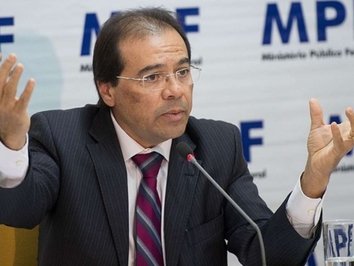 Irmão de Dino preside sessão que analisa se Gonet será investigado por elo com Vorcaro; saiba quem é