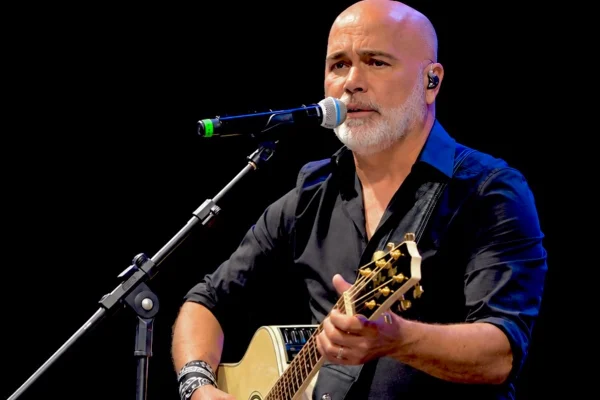 Rick, Marília Mendonça e mais: relembre cantores mortos em acidentes aéreos