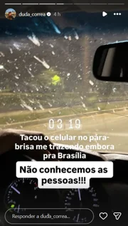 Corrêa também postou uma imagem do parabrisa de um carro quebrado. No post, ela disse que ele havia tacado o celular no vidro