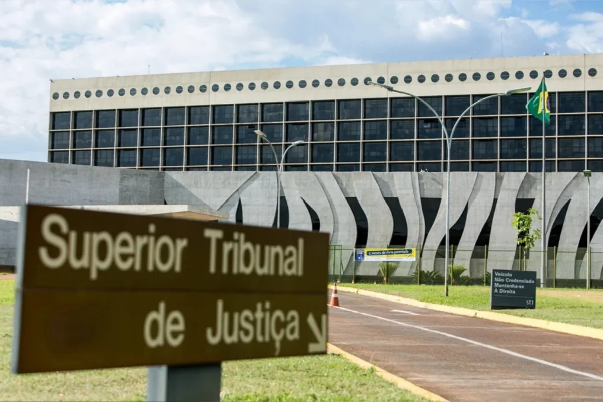 Imagem da matéria: STJ suspende condenação e dá aval a ex-prefeito de Macaé para eleição