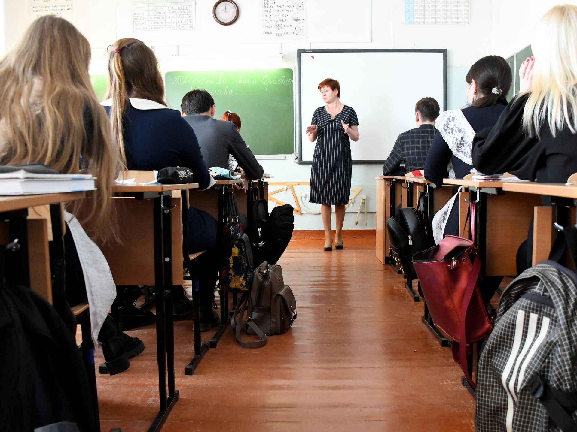 O Ministério da Educação aprovou um novo padrão educacional para os 10º e 11º anos