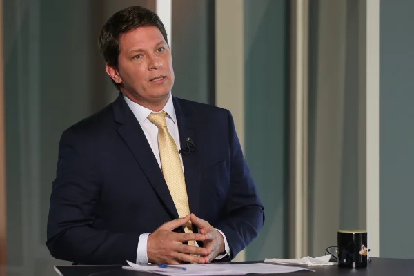 Emenda de Mario Frias bancou fraude em projeto de tiro de R$ 1 milhão