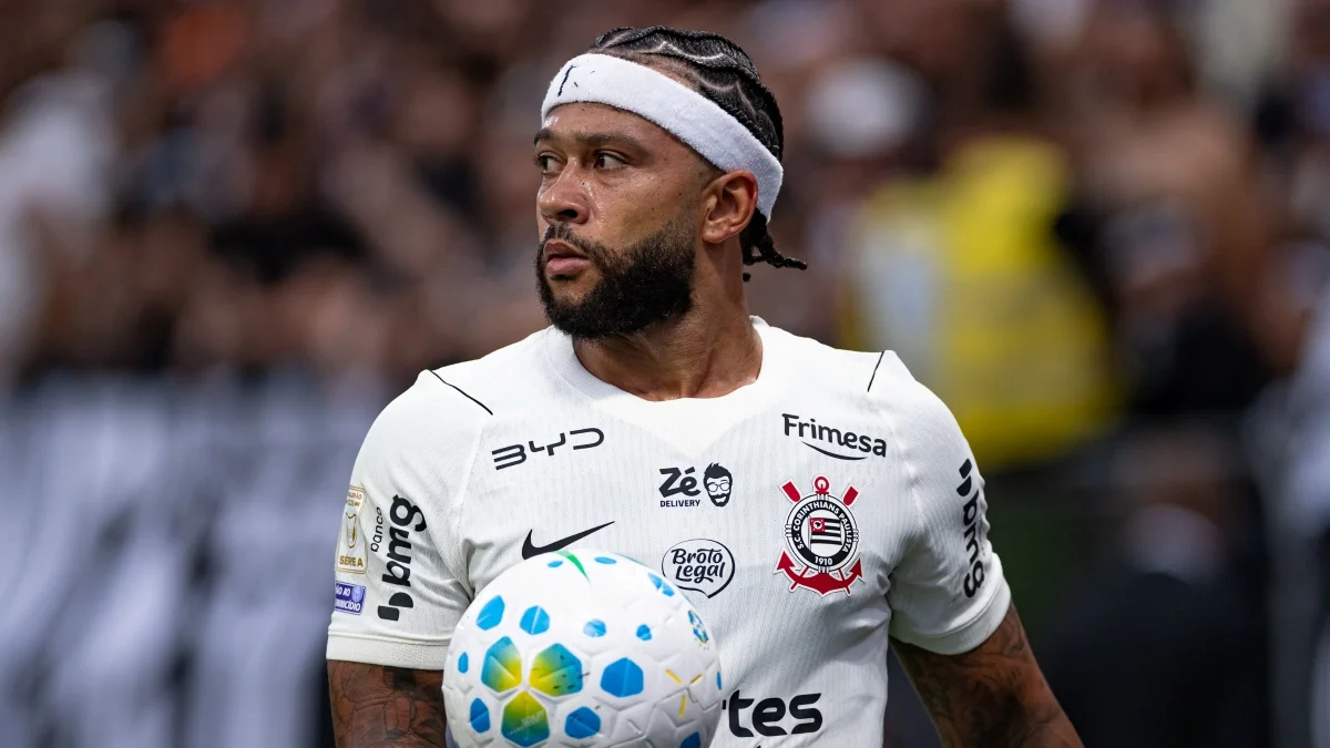 Memphis Depay é titular em Corinthians e Fluminense; veja escalações