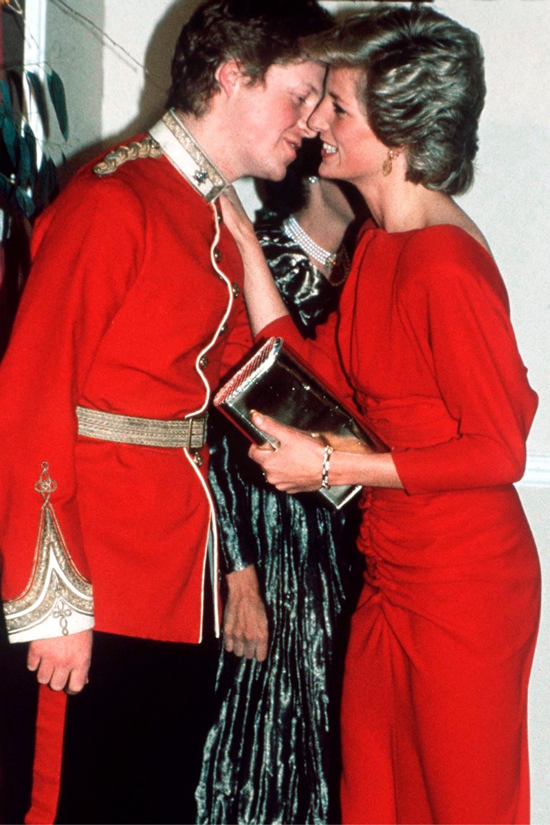 Confira 4 acusações do irmão da princesa Diana ao rei Charles em livro