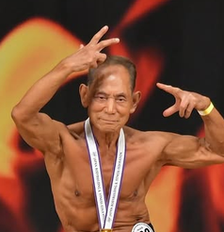 Toshisuke Kanazawa começou a competir na juventude e agora, aos 90 anos, segue na ativa Foto: Reprodução/Instagram/@toshisuke.kanazawa