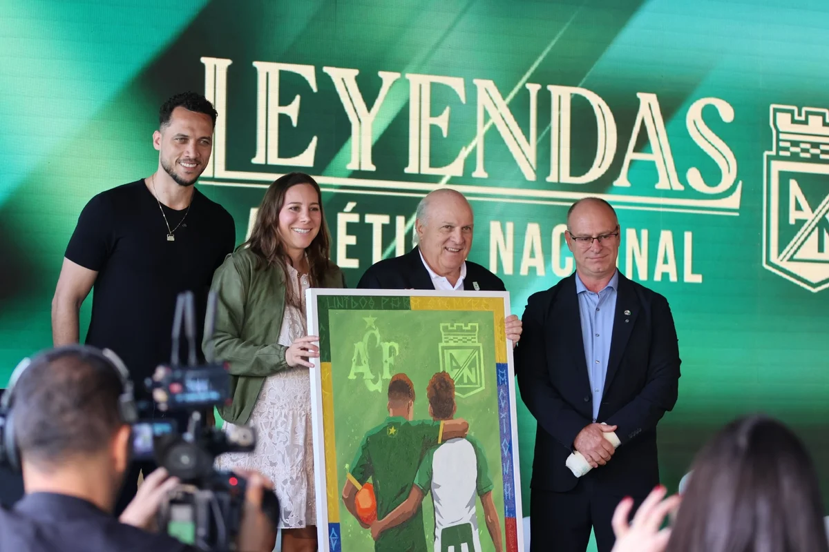 Atlético Nacional e Chapecoense jogam em memória aos 10 anos do acidente