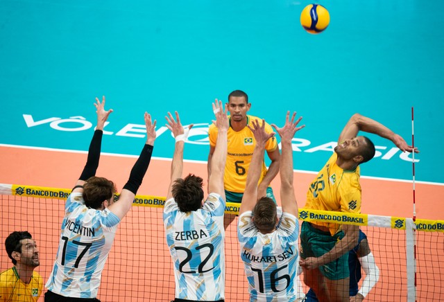 Seleção masculina de vôlei vence Argentina e garante vaga nos Jogos Olímpicos de Los Angeles