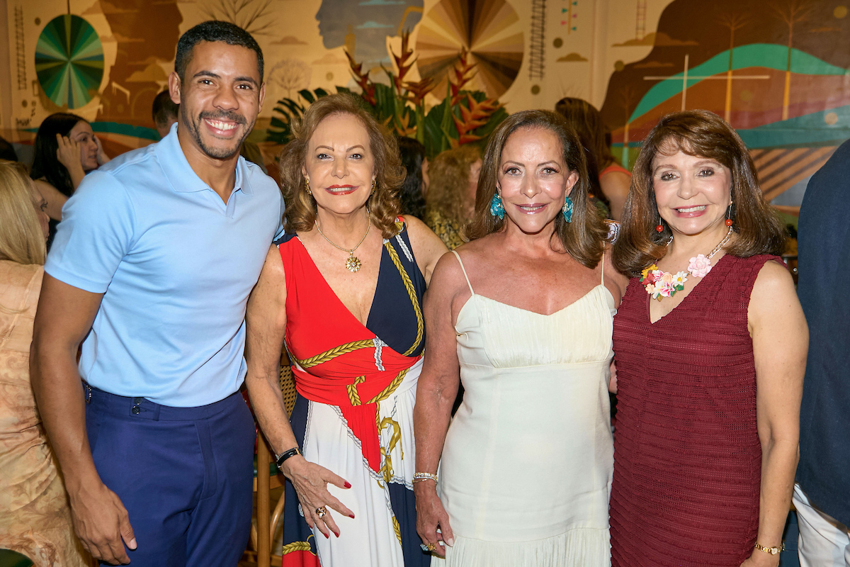 Marcelo Chaves reúne amigos especiais para celebrar nova idade na CASACOR