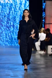 Emoção marca os desfiles de Pimear, D-AURA e Calado no Metrópoles Catwalk