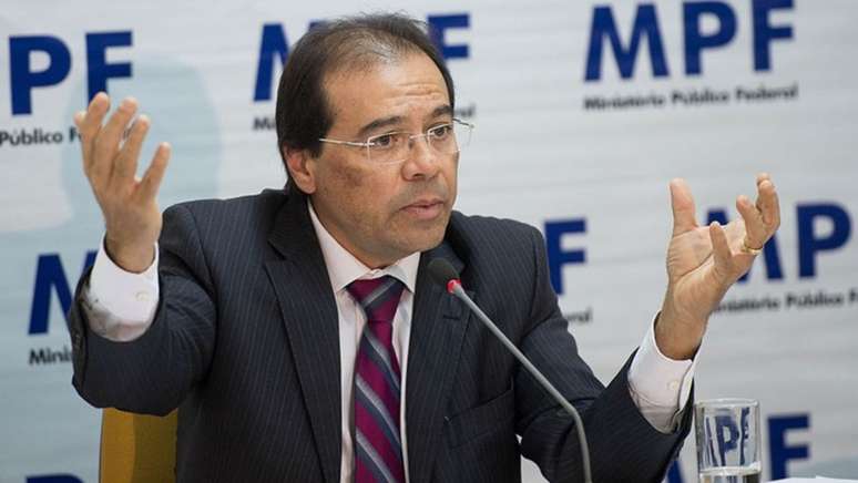 Irmão de Dino preside sessão que analisa se Gonet será investigado por elo com Vorcaro; saiba quem é