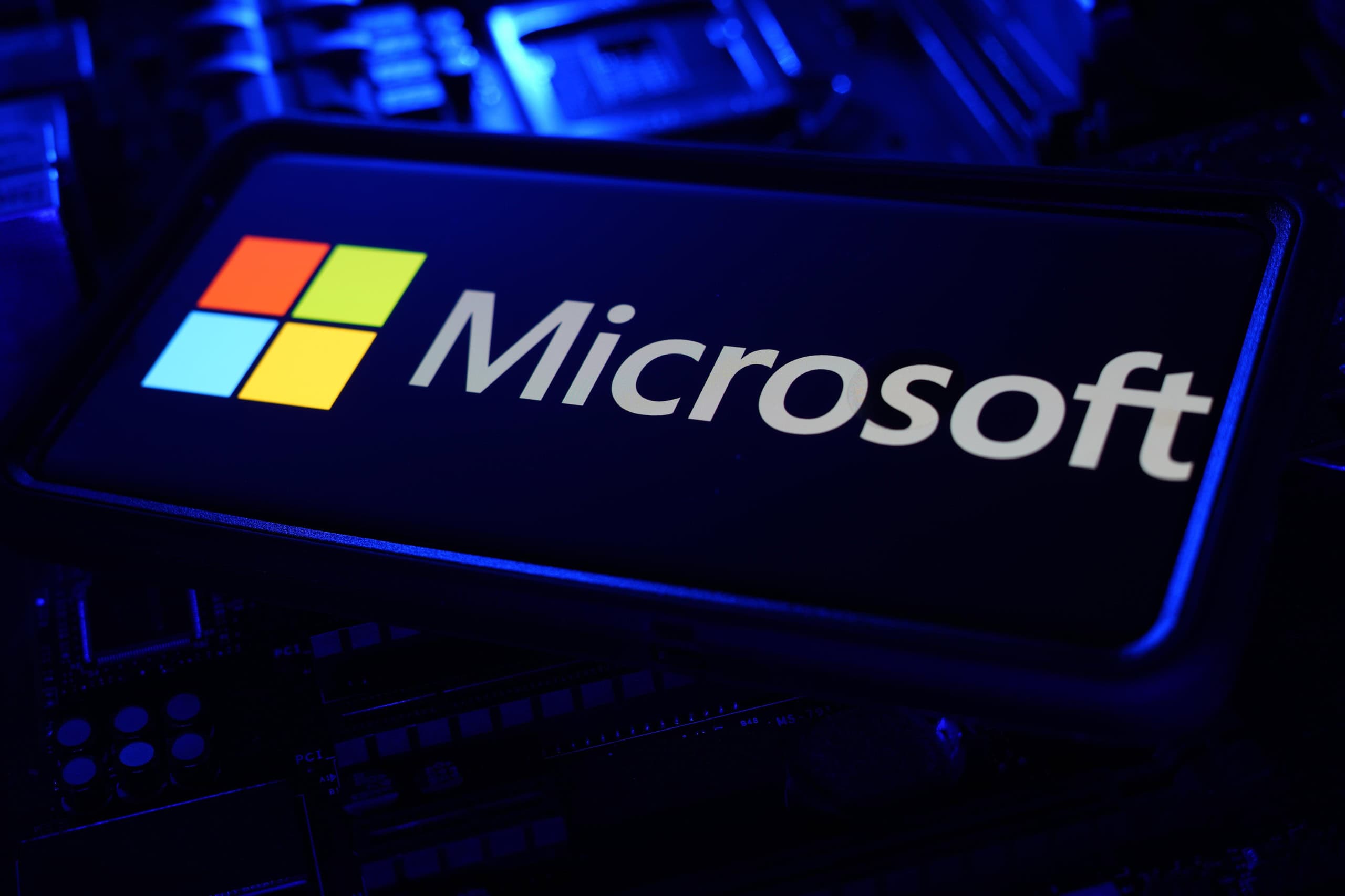 Microsoft quer triplicar capacidade de data centers para dar conta da IA