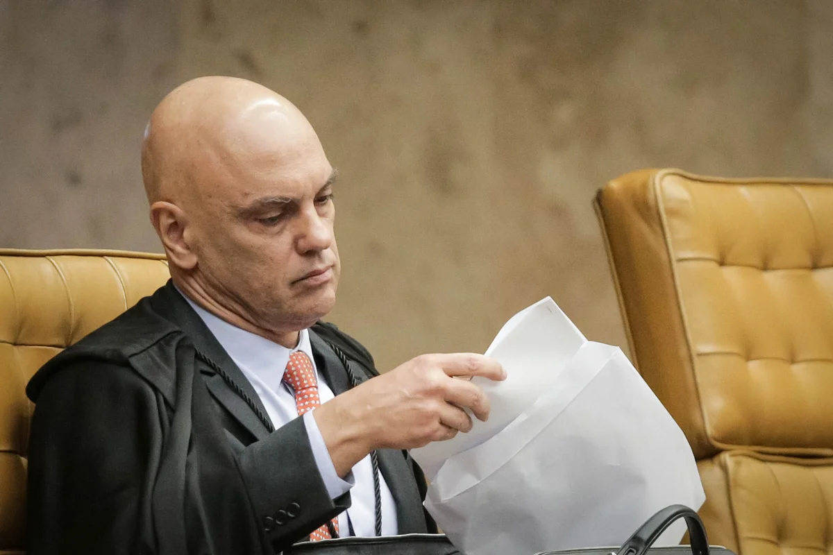 "Diálogos fantasiosos", diz Moraes ao negar troca de mensagens com Vorcaro