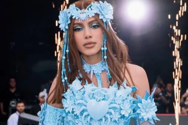 Anitta é acionada na Justiça por fã após cancelamento de ingresso para show