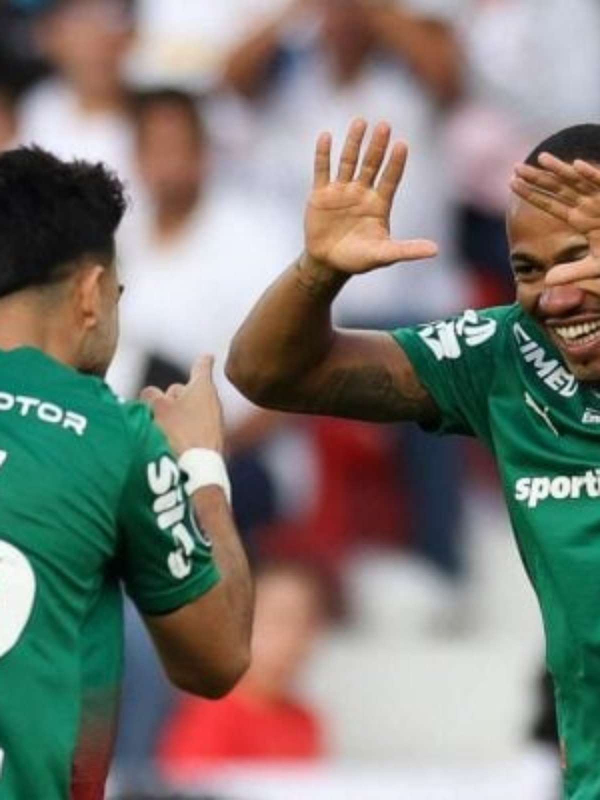 Carlos Miguel brilha, Palmeiras supera a LDU nos pênaltis e está na semi