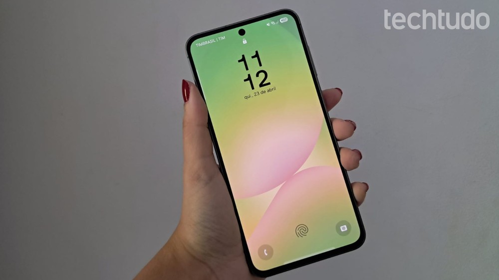 O Galaxy A56 é o celular intermediário avançado da Samsung de 2025 — Foto: Julia Rabaça/TechTudo