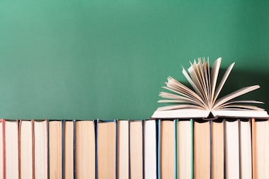 Prêmio literário francês retira livro de competição por suspeitas de uso de IA