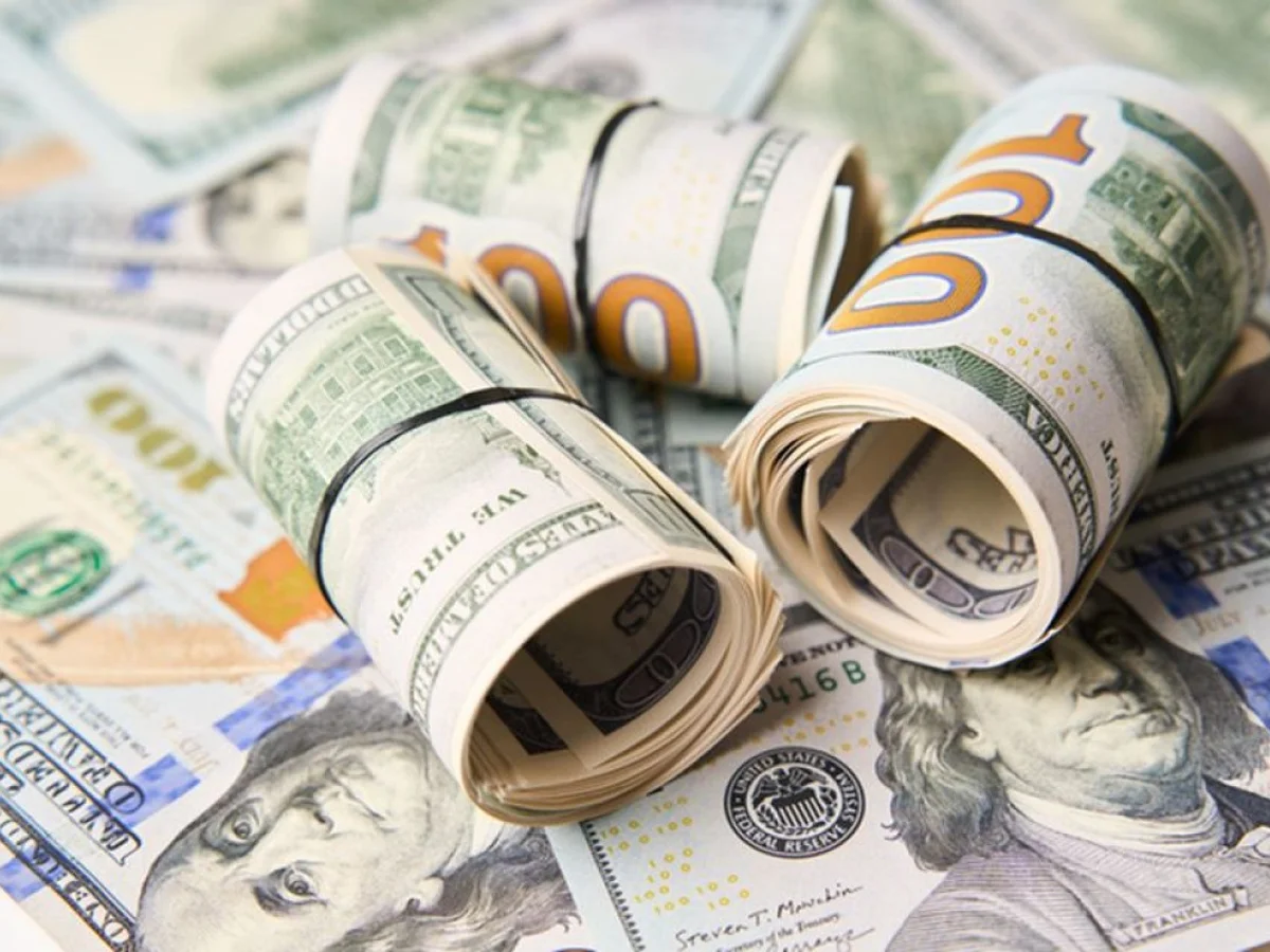 Dólar fica estável apesar de crise do STF e provável alta dos juros nos EUA