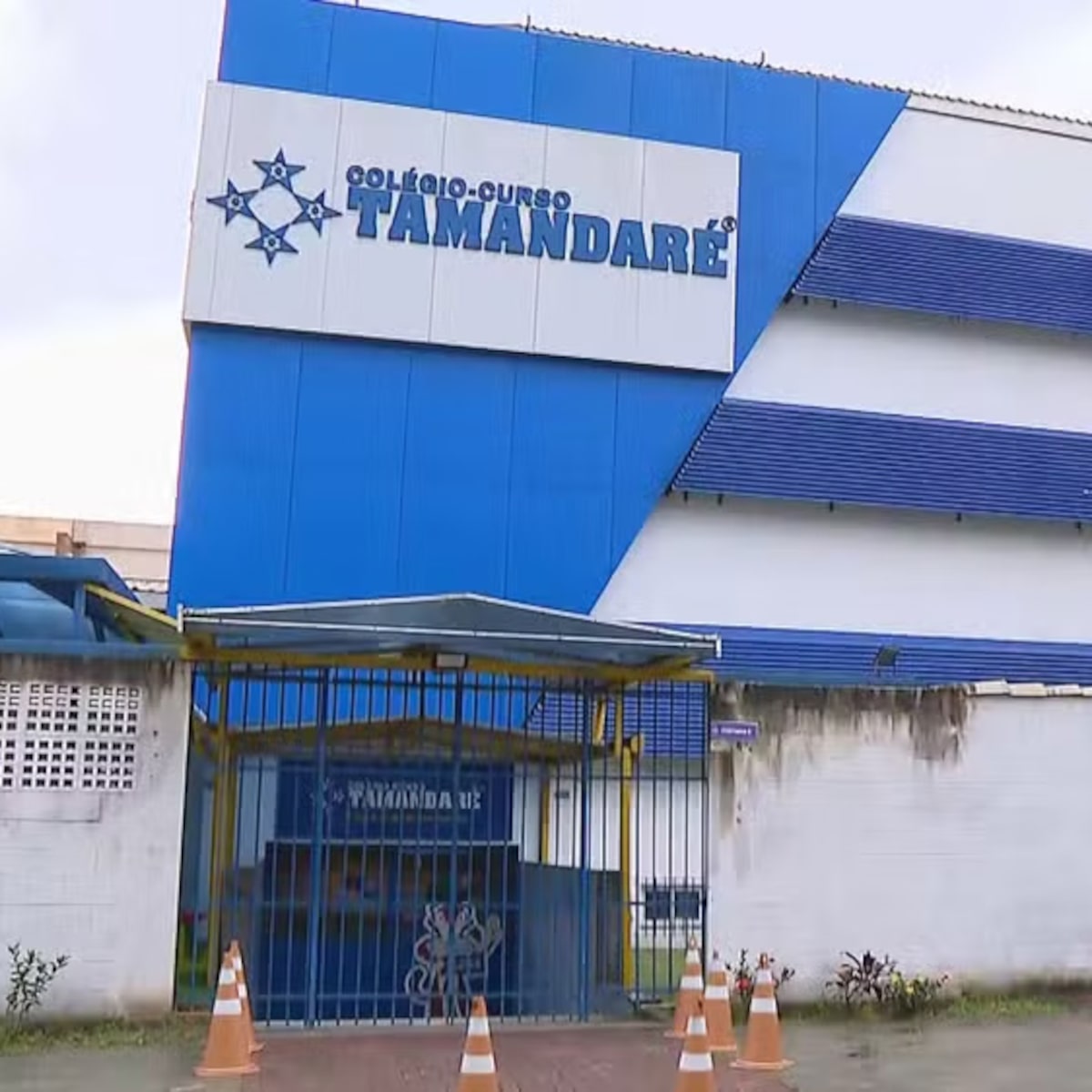 Alunos vão parar no hospital após compartilharem agulhas em feira de ciências de colégio no Rio