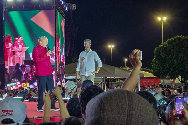 "Lula é o presidente do DF", diz Grass em ato do PT em Ceilândia