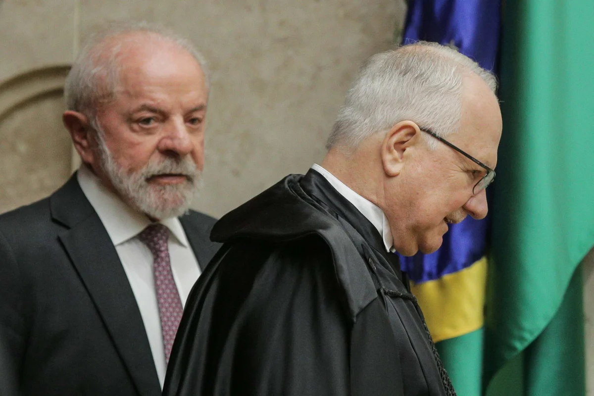 Pressionado por pesquisas, Lula cobra Fachin por solução na crise no STF