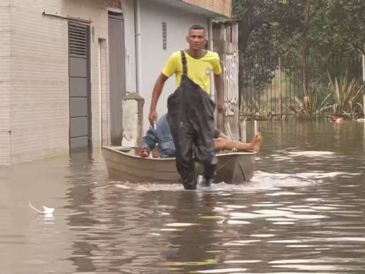 Zona Leste de São Paulo chega ao 5º dia com ruas ainda tomadas pela água após fortes chuvas
