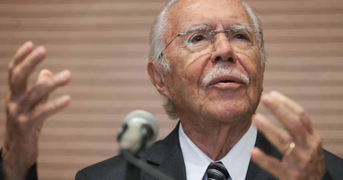 José Sarney evolui em tratamento de pneumonia, afirma hospital