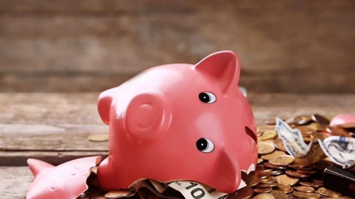 Brasileiros sacaram R$ 10,5 bilhões da poupança em agosto, diz BC