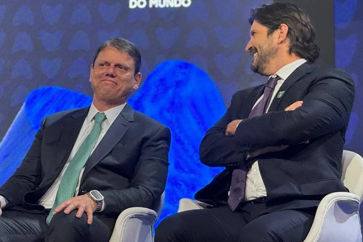 Justiça Eleitoral suspende propaganda de André do Prado com Tarcísio