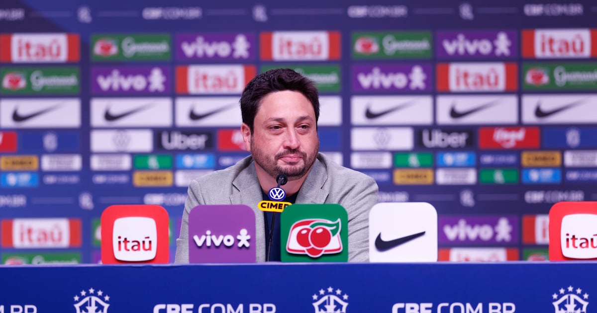 Arthur Elias convoca seleção brasileira feminina para amistosos contra a Argentina