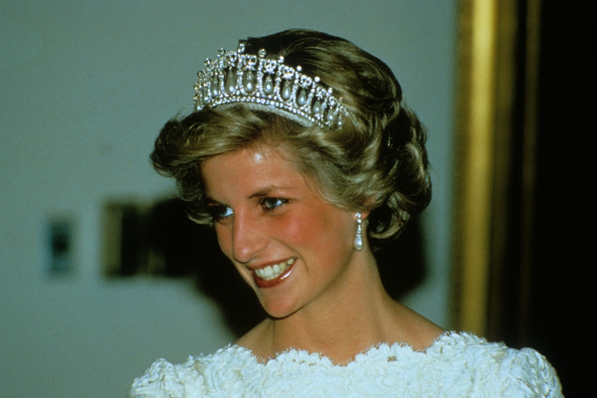 Charles parecia "muito feliz" após morte de Diana, diz irmão da princesa