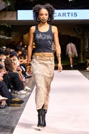 Metrópoles Catwalk: verão e semanas de moda inspiram estrutura do evento