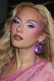 Inspire-se em makes diferentes com a cantora Zara Larsson
