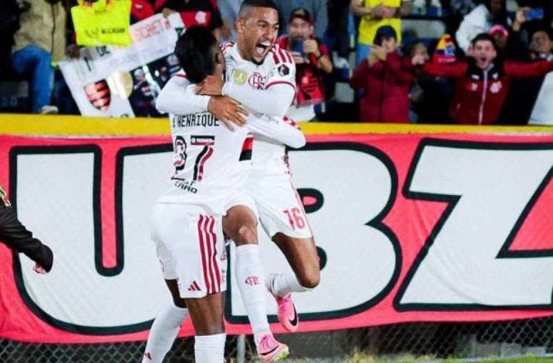 Flamengo vence e abre vantagem rumo à semifinal da Libertadores