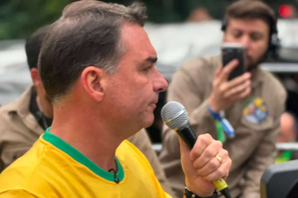 Flávio acusa Dino de usar inquérito das emendas para interferir em eleições