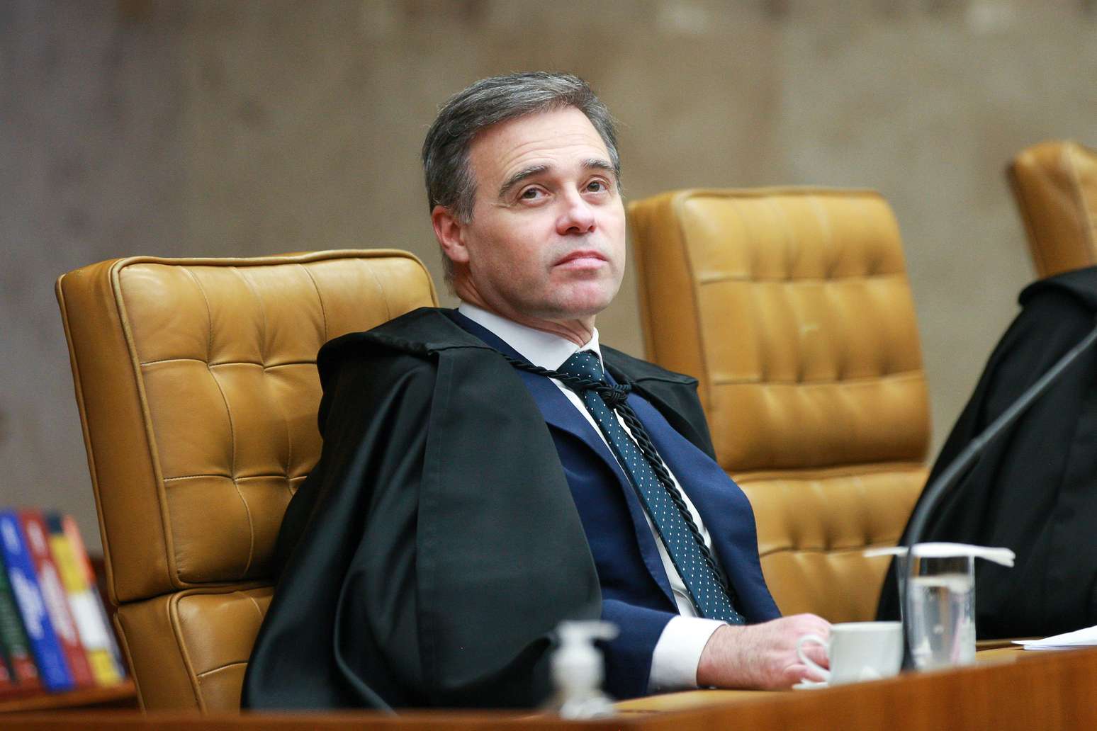 Ministro Andr&eacute; Mendon&ccedil;a