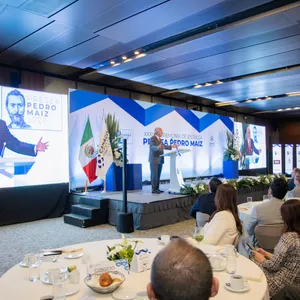 Proprietários do banco investigado por empréstimo de US$ 290 milhões à TV Azteca estariam por trás de casos de corrupção na El Salvador, segundo uma investigação