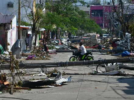 Acapulco: cambio climático, inmobiliarias y pérdida de playas agravan crisis tras huracanes