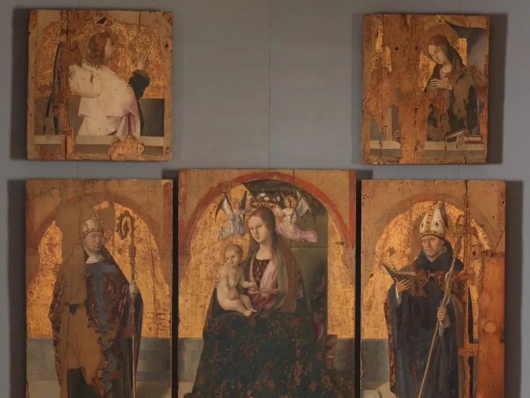 Alemães presos por pendurar falsificações no Louvre