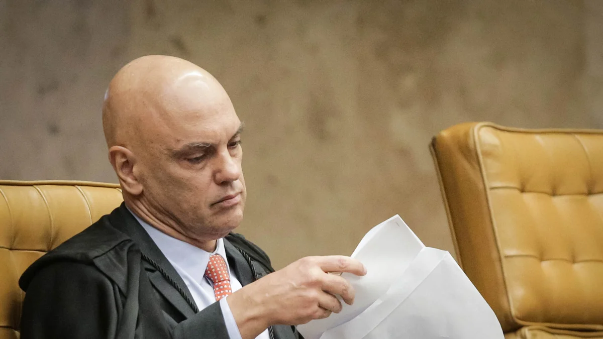 "Diálogos fantasiosos", diz Moraes ao negar troca de mensagens com Vorcaro