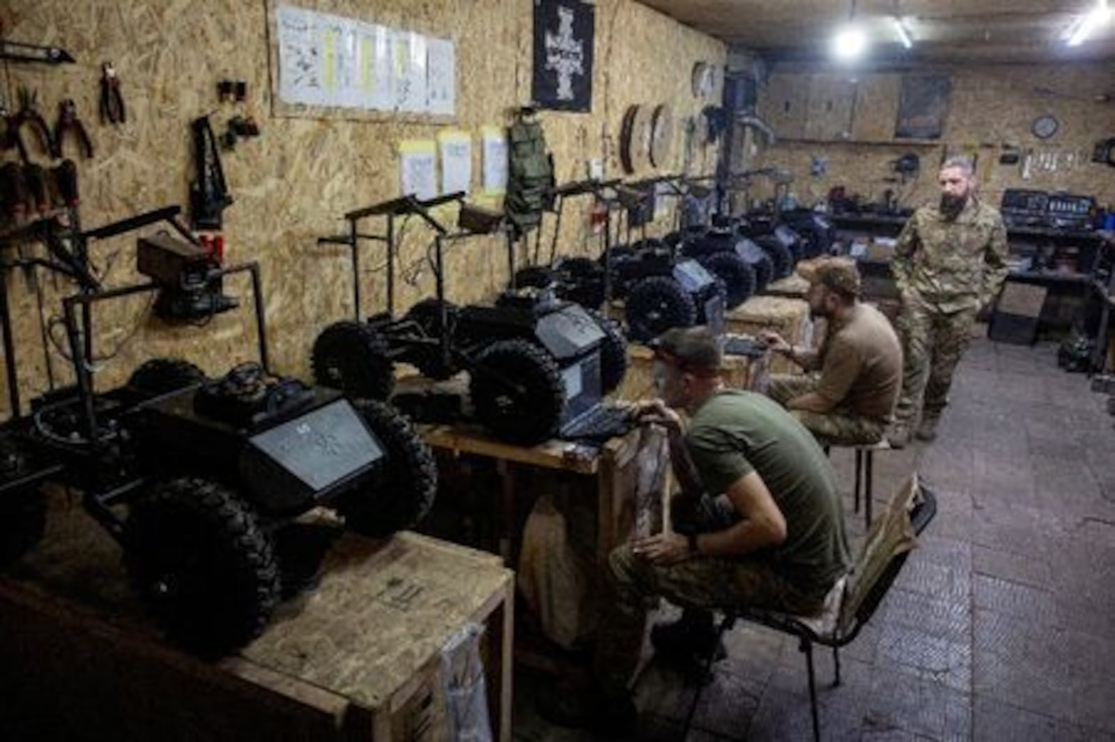 3º Corpo do Exército da Ucrânia planeja substituir um terço de suas tropas na linha de frente por robôs Thomas Peter/Reuters -22.05.2026