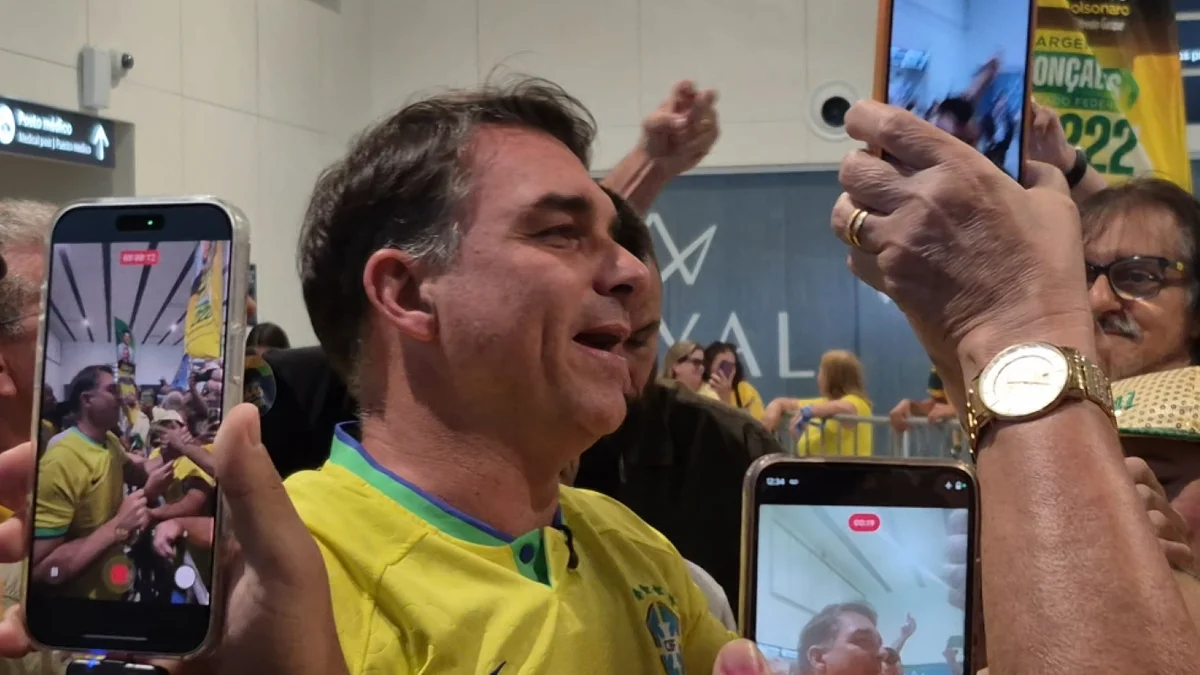 Mendonça manda derrubar posts sobre polêmica com Nossa Senhora e Flávio