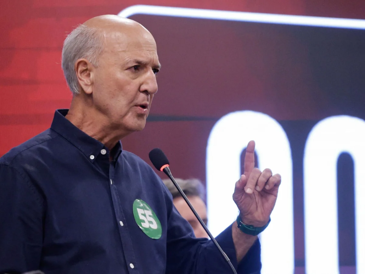 Prazo no TSE termina e Arruda não indica substituto na campanha