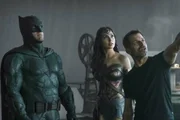 Zack Snyder no set de filmagens de Liga da Justiça