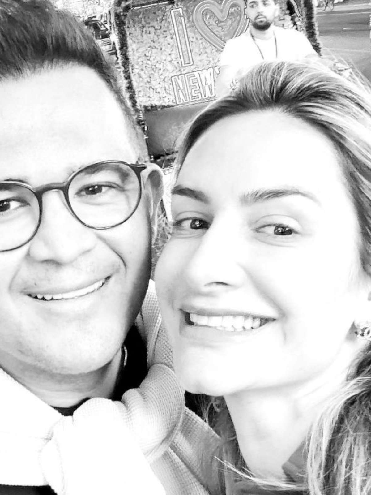 Viúva de empresário que estava em helicóptero com Rick lamenta morte: 'maior dor que eu já senti na vida'