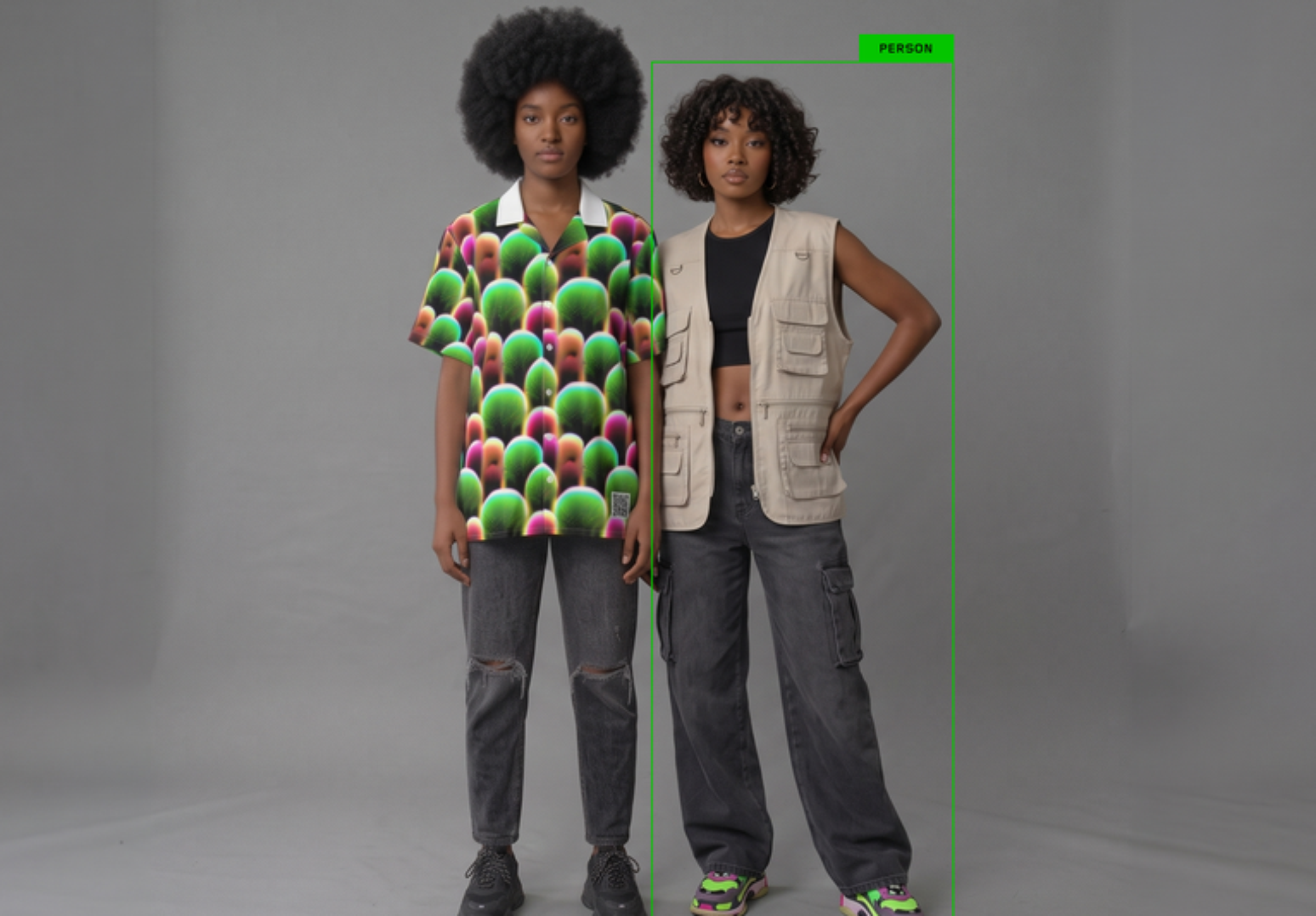 Designer alem&atilde;o cria estampa com tecnologia que promete camuflar identidade perante c&acirc;meras de intelig&ecirc;ncia artificial em locais p&uacute;blicos
