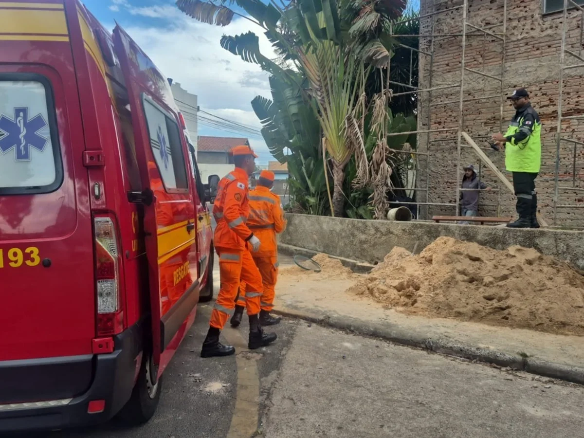 Homem morre após cair de andaime de 5 metros em Araxá (MG)