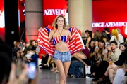 Por trás da passarela: equipe do Metrópoles Catwalk ganha os holofotes