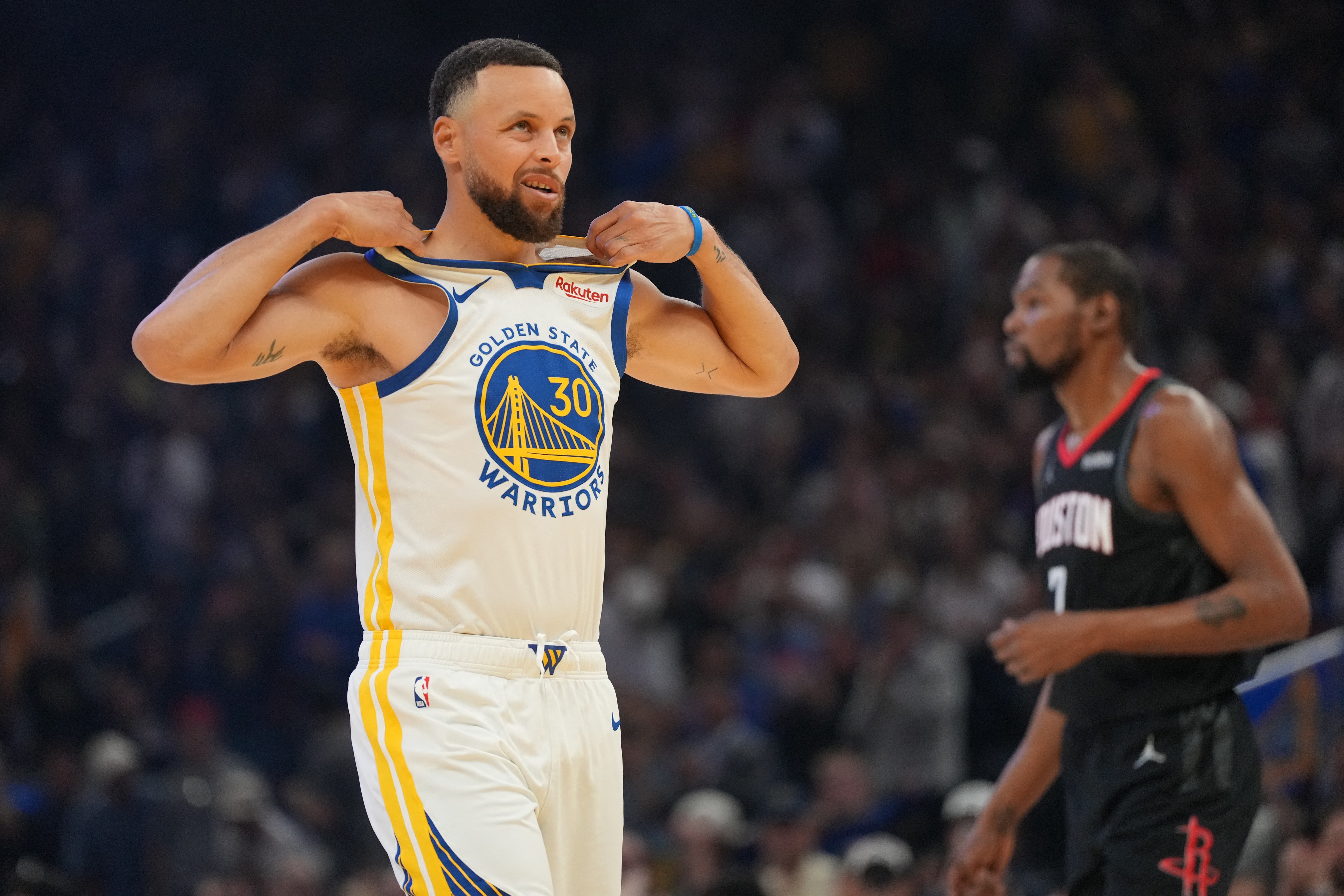 Stephen Curry renova com Warriors por R$ 620 milhões e abre mão de cerca de R$ 110 milhões
